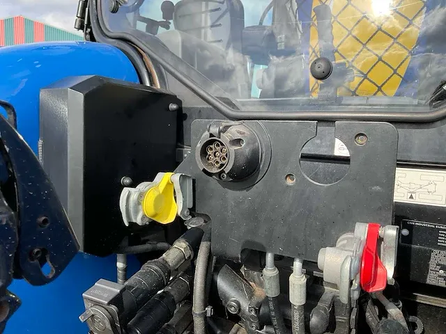 2019 new holland t6.175 dynamic command vierwielaangedreven landbouwtractor - afbeelding 15 van  47