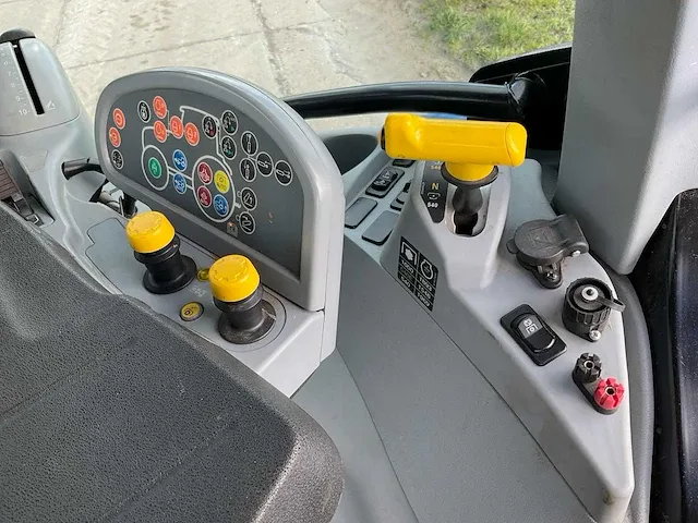 2019 new holland t6.175 dynamic command vierwielaangedreven landbouwtractor - afbeelding 19 van  47