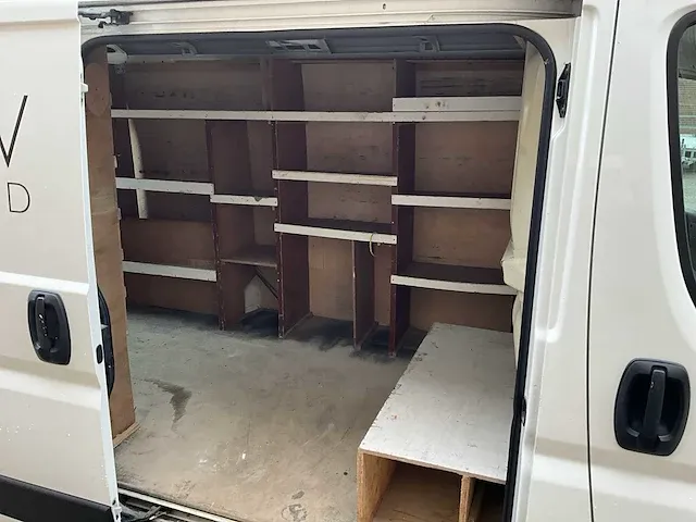 2019 peugeot boxer 330 2.0 blue hdi l2h1 premium - afbeelding 3 van  27