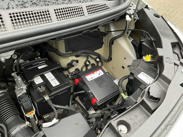 2019 peugeot expert - 2.0 bluehdi 120 standard premium bedrijfswagen - afbeelding 4 van  18