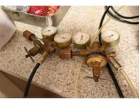 2019 reton rt-59lf semi-automatische schalensluitmachine - afbeelding 7 van  8