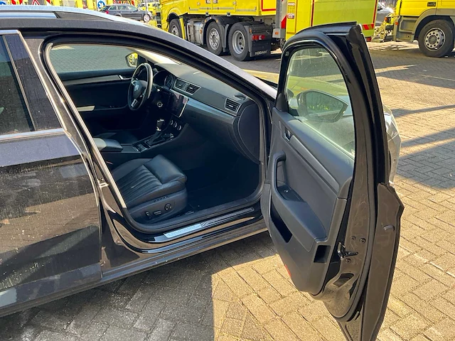 2019 skoda superb combi 1.5 tsi act style business personenauto - afbeelding 16 van  18