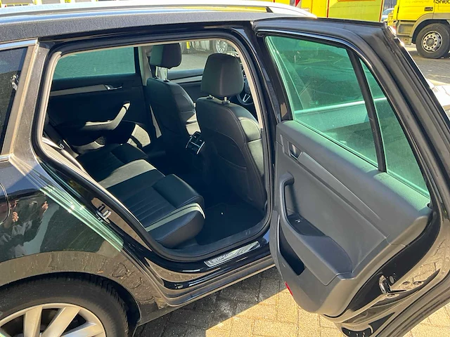 2019 skoda superb combi 1.5 tsi act style business personenauto - afbeelding 17 van  18