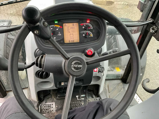 2019 steyr 4065s kompact vierwielaangedreven landbouwtractor - afbeelding 11 van  36