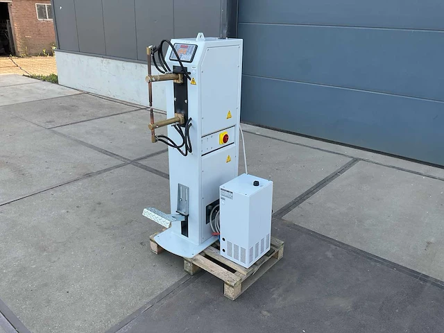 2019 tecna 4640n puntlasmachine - afbeelding 1 van  11