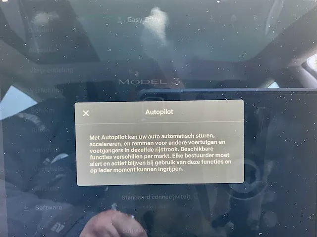 2019 tesla model 3 long range dual motor personenauto - afbeelding 17 van  35