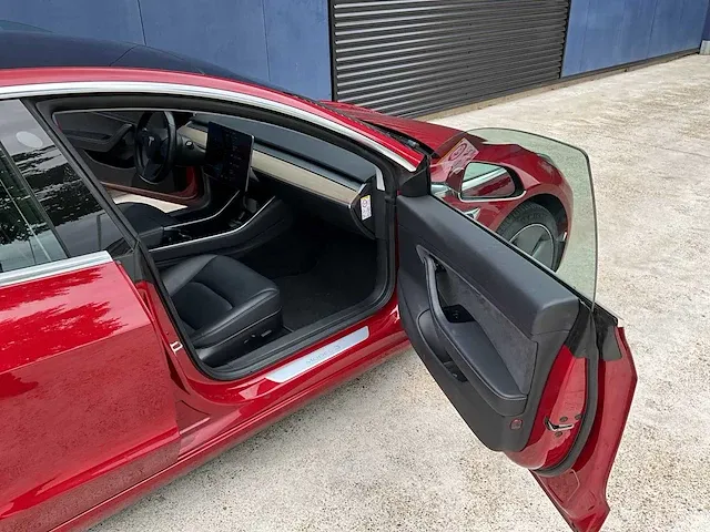 2019 tesla model 3 long range dual motor personenauto - afbeelding 21 van  35