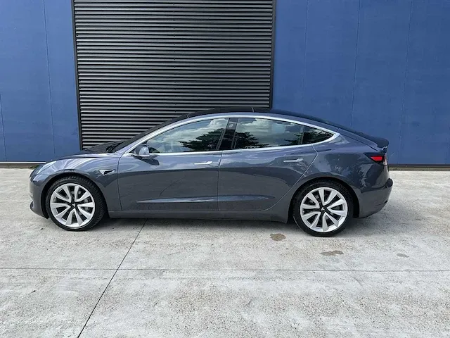 2019 tesla model 3 long range dual motor personenauto - afbeelding 43 van  47