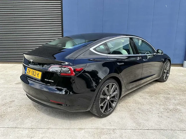 2019 tesla model 3 long range dual motor personenauto - afbeelding 33 van  38