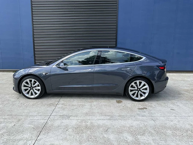 2019 tesla model 3 long range dual motor personenauto - afbeelding 43 van  47