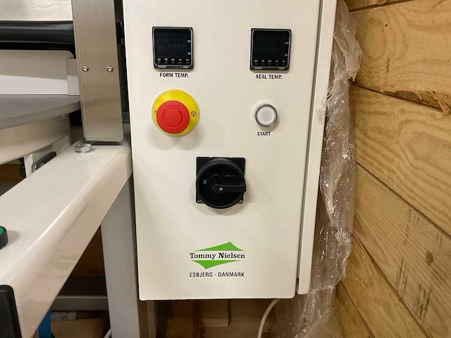 2019 tommy nielsen universal 501 fsx blistervorm- en sealmachine - afbeelding 20 van  22