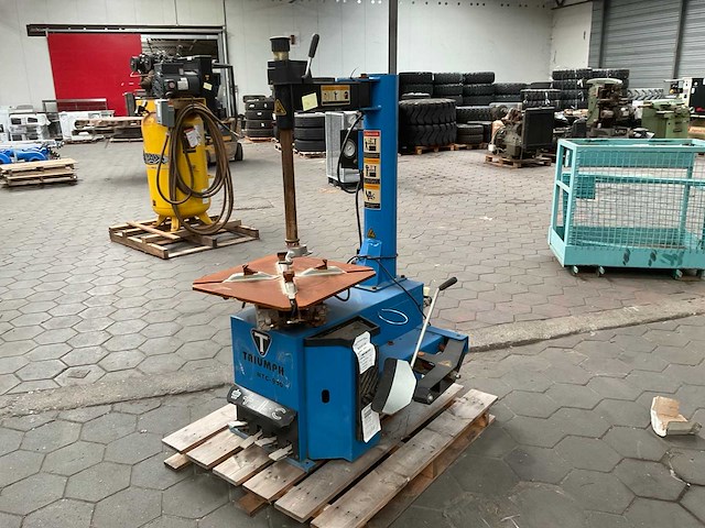 2019 triumph ntc-950 banden de-en montageapparaat - afbeelding 1 van  9