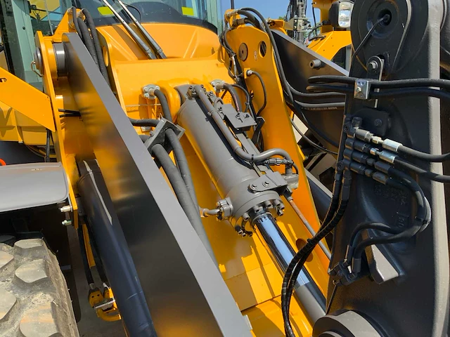 2019 volvo l70h long boom wiellader met nieuwe set “heavy duty” hydraulisch palletvorken + cdc steering - afbeelding 17 van  58