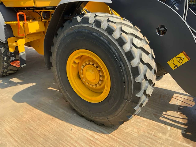 2019 volvo l70h long boom wiellader met nieuwe set “heavy duty” hydraulisch palletvorken + cdc steering - afbeelding 18 van  58
