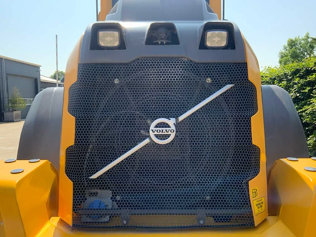 2019 volvo l70h long boom wiellader met nieuwe set “heavy duty” hydraulisch palletvorken + cdc steering - afbeelding 27 van  58