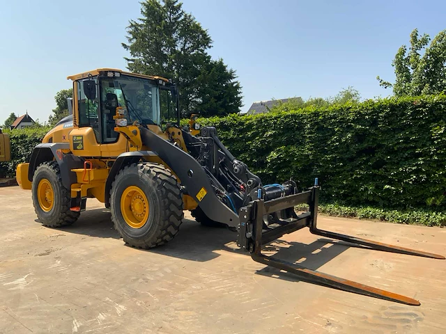 2019 volvo l70h long boom wiellader met nieuwe set “heavy duty” hydraulisch palletvorken + cdc steering - afbeelding 2 van  58
