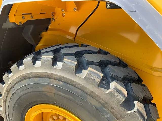 2019 volvo l70h long boom wiellader met nieuwe set “heavy duty” hydraulisch palletvorken + cdc steering - afbeelding 30 van  58