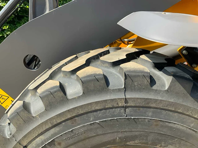 2019 volvo l70h long boom wiellader met nieuwe set “heavy duty” hydraulisch palletvorken + cdc steering - afbeelding 33 van  58