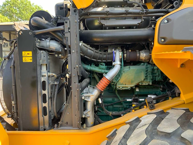2019 volvo l70h long boom wiellader met nieuwe set “heavy duty” hydraulisch palletvorken + cdc steering - afbeelding 40 van  58