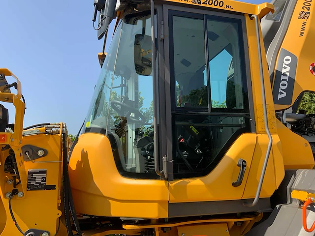 2019 volvo l70h long boom wiellader met nieuwe set “heavy duty” hydraulisch palletvorken + cdc steering - afbeelding 41 van  58