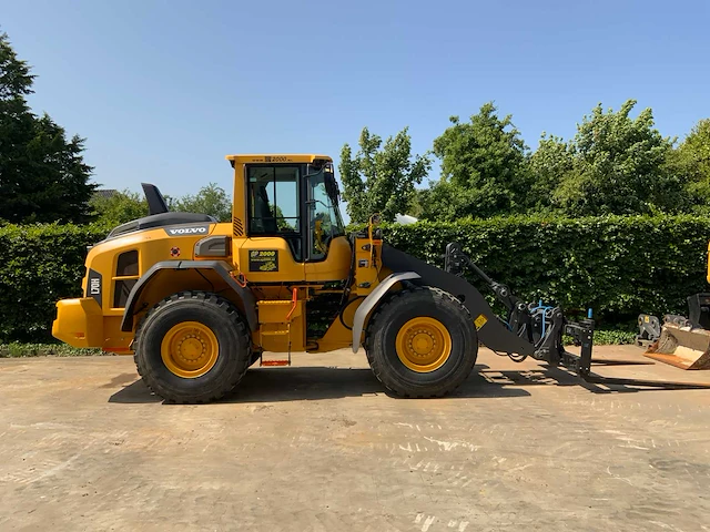 2019 volvo l70h long boom wiellader met nieuwe set “heavy duty” hydraulisch palletvorken + cdc steering - afbeelding 4 van  58