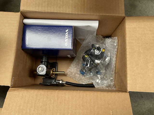 2019 volvo penta tad570ve-b dieselmotor met toebehoren - afbeelding 9 van  28