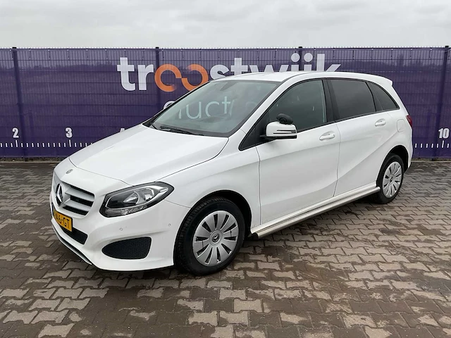 2020 - mercedes-benz - b-klasse - 220 d ambition - personenauto - afbeelding 10 van  32