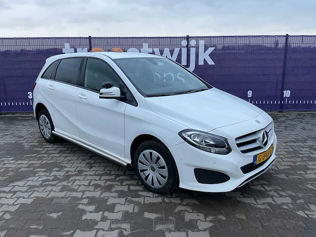 2020 - mercedes-benz - b-klasse - 220 d ambition - personenauto - afbeelding 12 van  32