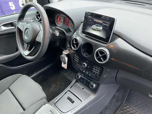 2020 - mercedes-benz - b-klasse - 220 d ambition - personenauto - afbeelding 30 van  32