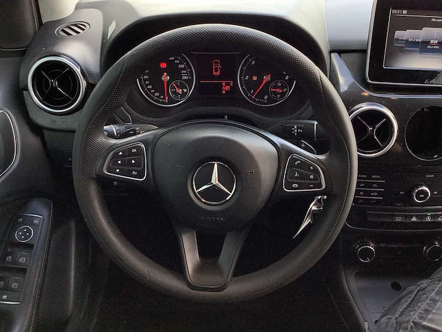 2020 - mercedes-benz - b-klasse - 220 d ambition - personenauto - afbeelding 12 van  13