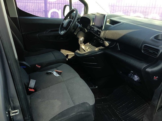 2020 - toyota - proace city - 1.5 d-4d innovator - bedrijfswagen - afbeelding 7 van  19