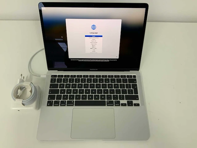 2020 apple 13-inch macbook air mgna3n/a laptop - afbeelding 2 van  5