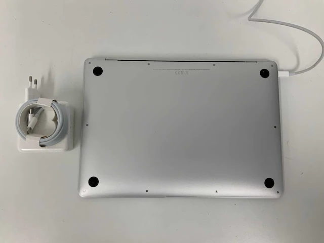 2020 apple 13-inch macbook air mgna3n/a laptop - afbeelding 4 van  5