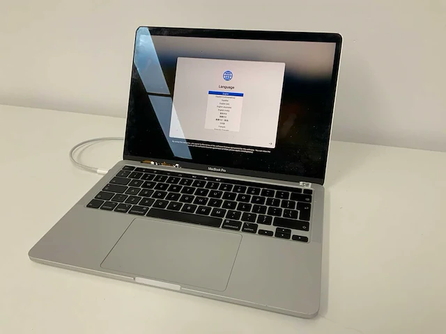 2020 apple 13-inch macbook pro mxk62n/a laptop - afbeelding 1 van  6