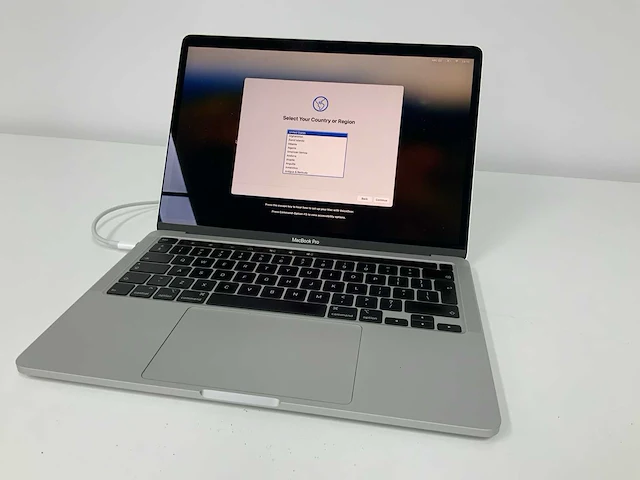 2020 apple 13-inch macbook pro mxk62n/a laptop - afbeelding 1 van  4