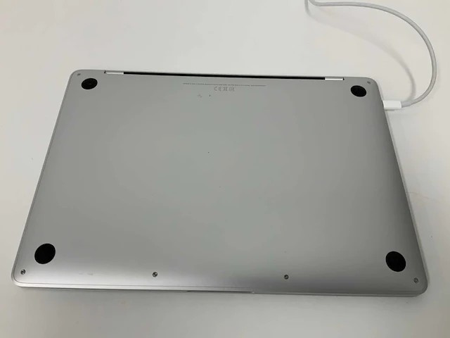 2020 apple 13-inch macbook pro mxk62n/a laptop - afbeelding 4 van  4