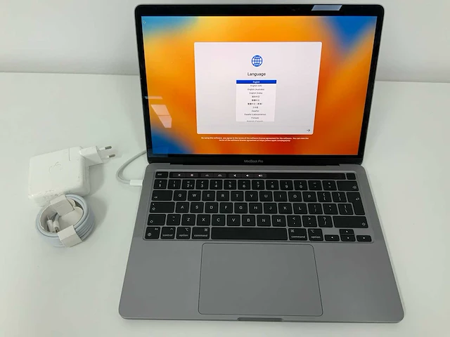2020 apple 13-inch macbook pro myd82n/a laptop - afbeelding 3 van  6