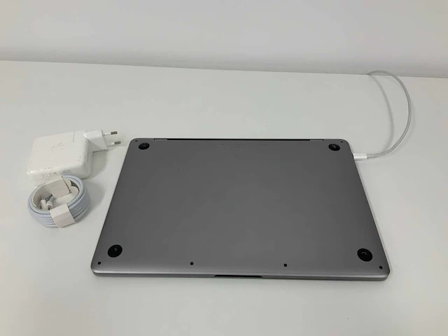 2020 apple 13-inch macbook pro myd82n/a laptop - afbeelding 5 van  6