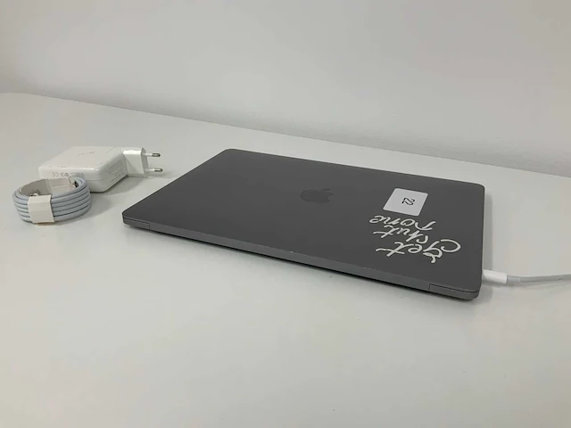 2020 apple 13-inch macbook pro myd82n/a laptop - afbeelding 6 van  6