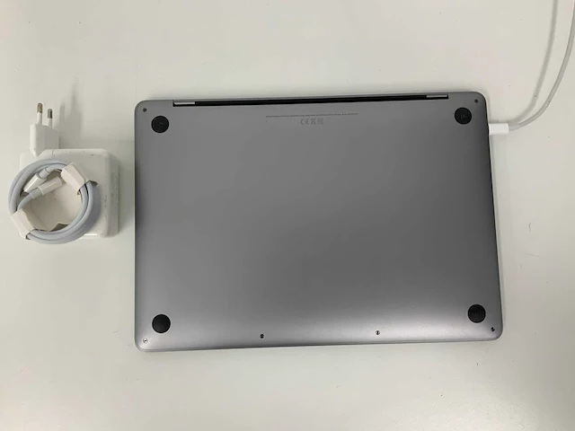 2020 apple 13-inch macbook pro myd92n/a laptop - afbeelding 4 van  5