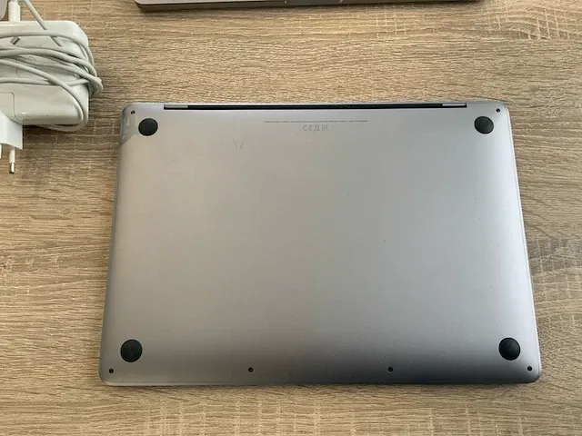 2020 apple macbook pro 13" a2338 laptop - afbeelding 6 van  7