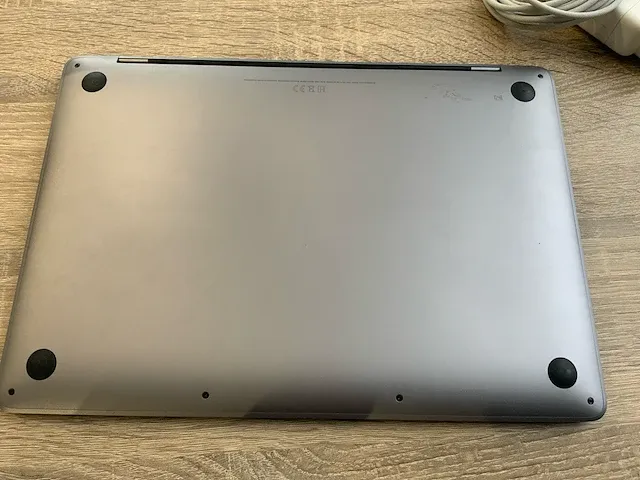 2020 apple macbook pro 13" a2338 laptop - afbeelding 7 van  9