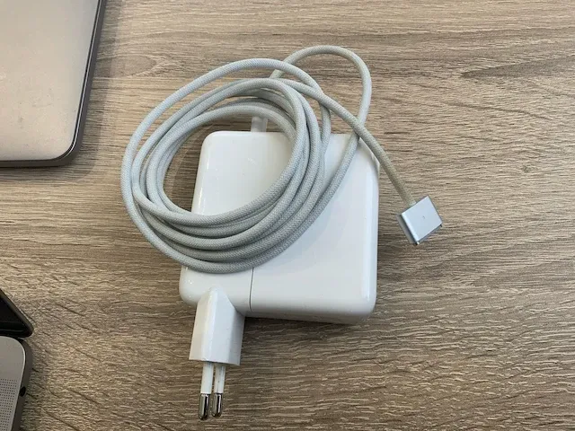 2020 apple macbook pro 13" a2338 laptop - afbeelding 9 van  9