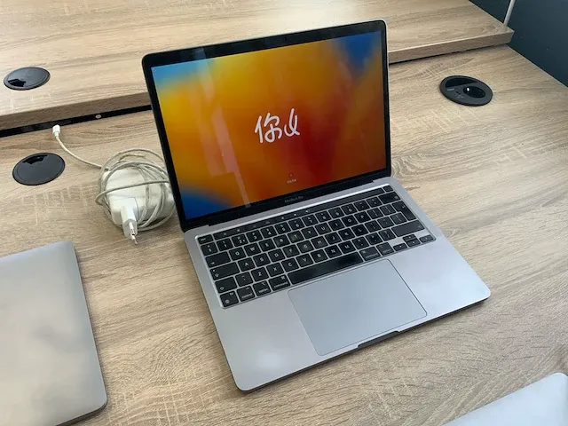 2020 apple macbook pro 13" a2338 laptop - afbeelding 2 van  7