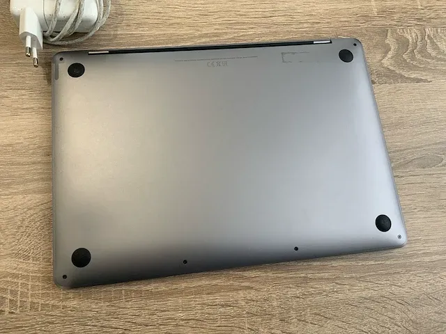 2020 apple macbook pro 13" a2338 laptop - afbeelding 6 van  7