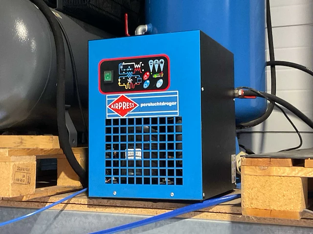 2020 atlas copco ac55e300t zuigercompressor - afbeelding 4 van  7