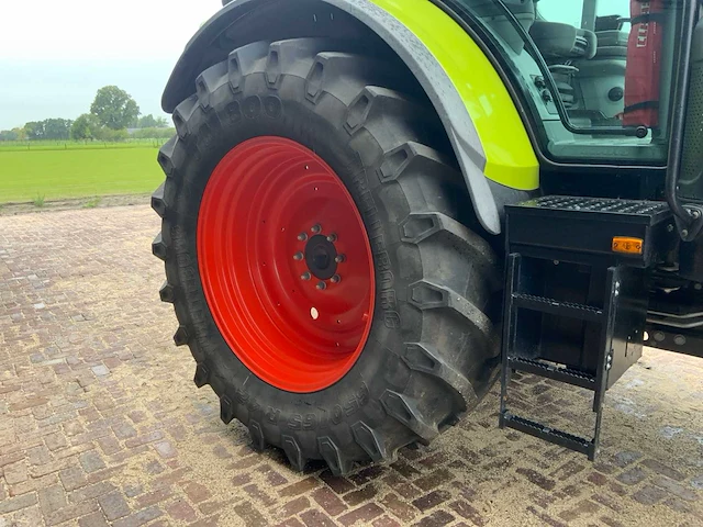 2020 claas arion 650 vierwielaangedreven landbouwtractor - afbeelding 2 van  35