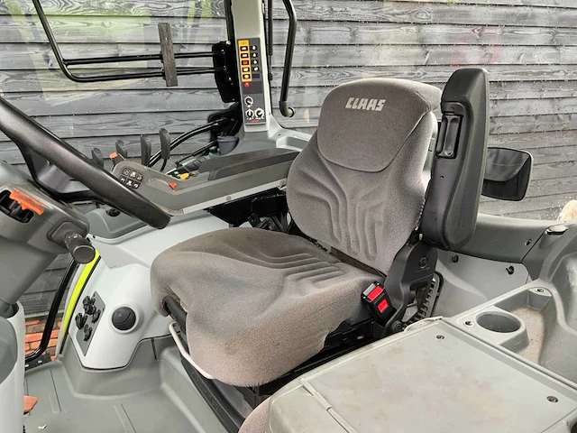 2020 claas arion 650 vierwielaangedreven landbouwtractor - afbeelding 15 van  35