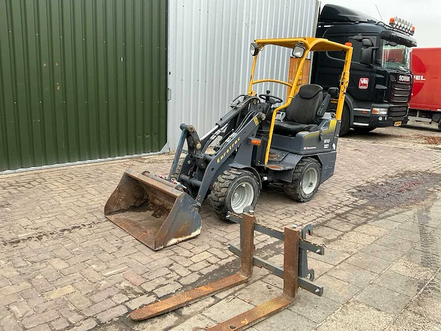 2020 eurotrac 800/w10 minigraafmachine / loader - afbeelding 1 van  37