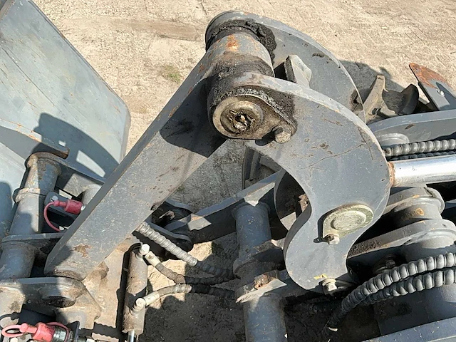 2020 eurotrac 8207w121cs shovel - afbeelding 24 van  64